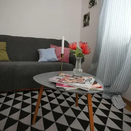 아파트 Lola's Place *