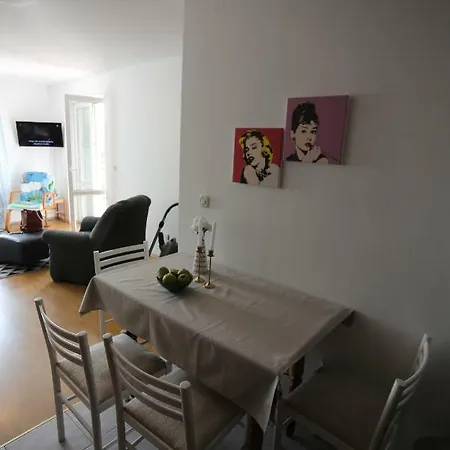 아파트 Lola's Place 마카르스카